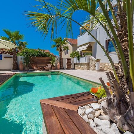 Apartments "Villa Antisin" With Heated Pool Zadar Exterior photo