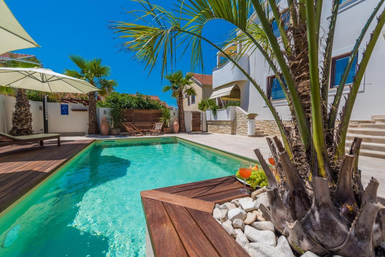 Apartments "Villa Antisin" With Heated Pool Zadar Exterior photo