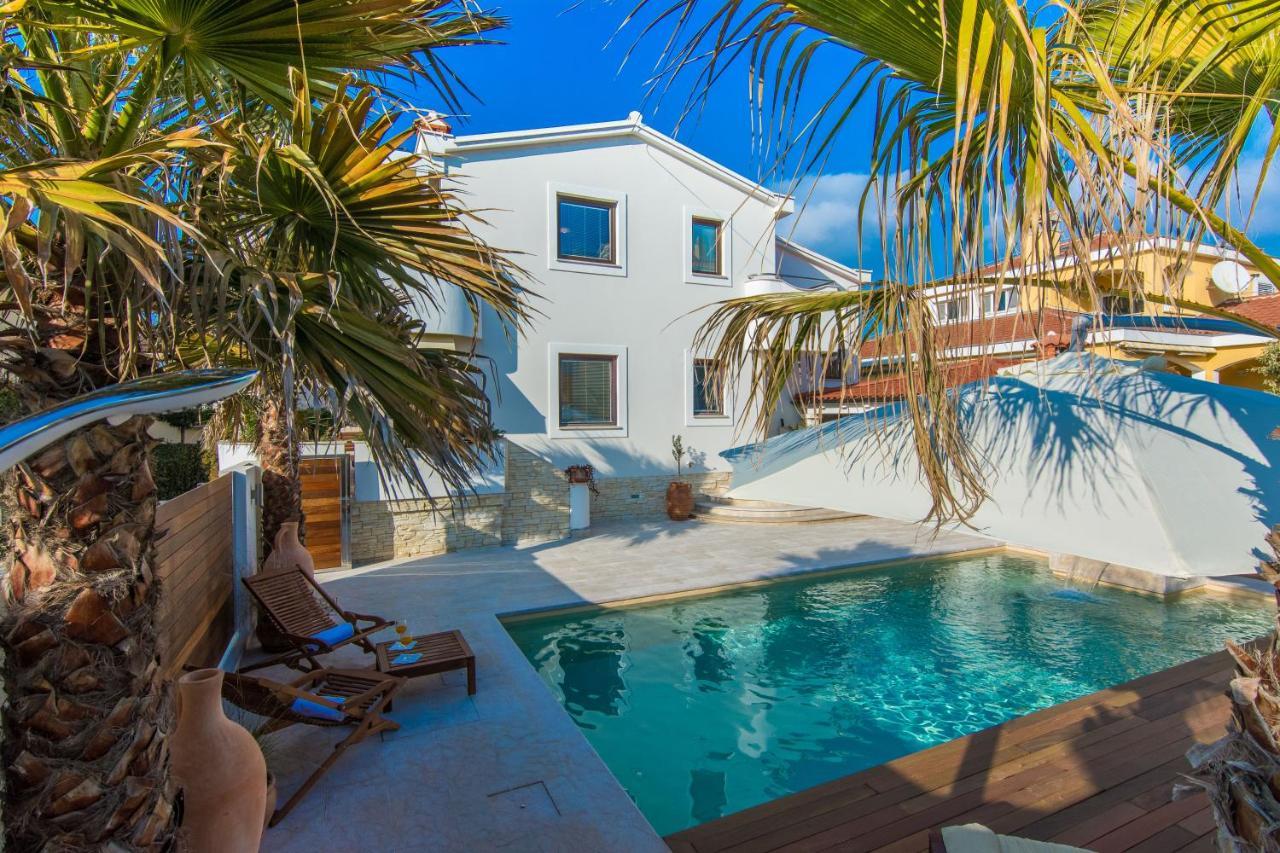 Apartments "Villa Antisin" With Heated Pool Zadar Exterior photo