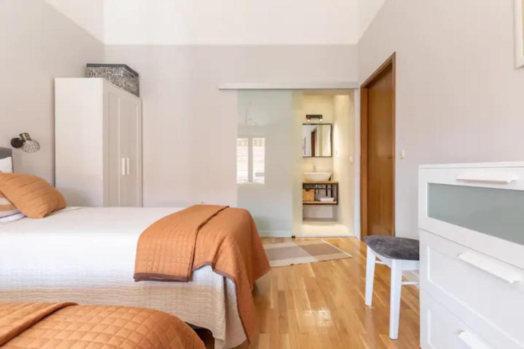 Apartments "Villa Antisin" With Heated Pool Zadar Exterior photo