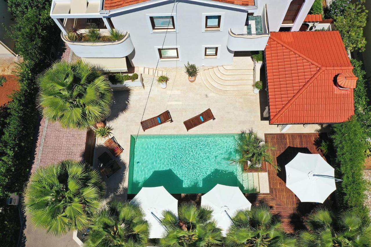 Apartments "Villa Antisin" With Heated Pool Zadar Exterior photo