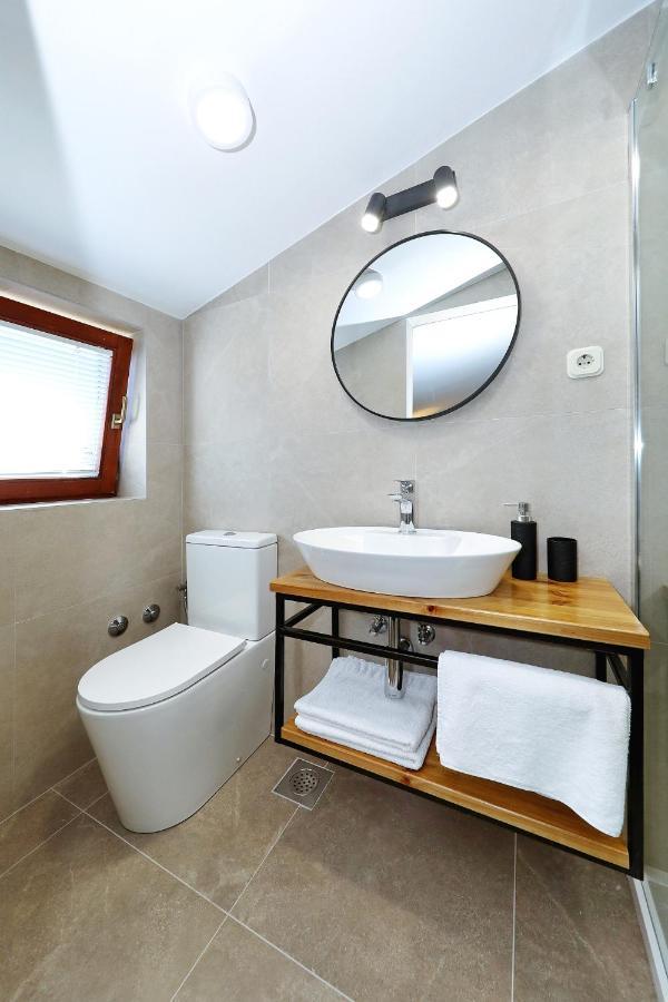 Apartments "Villa Antisin" With Heated Pool Zadar Exterior photo