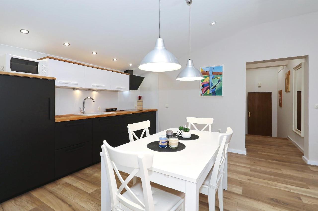 Apartments "Villa Antisin" With Heated Pool Zadar Exterior photo