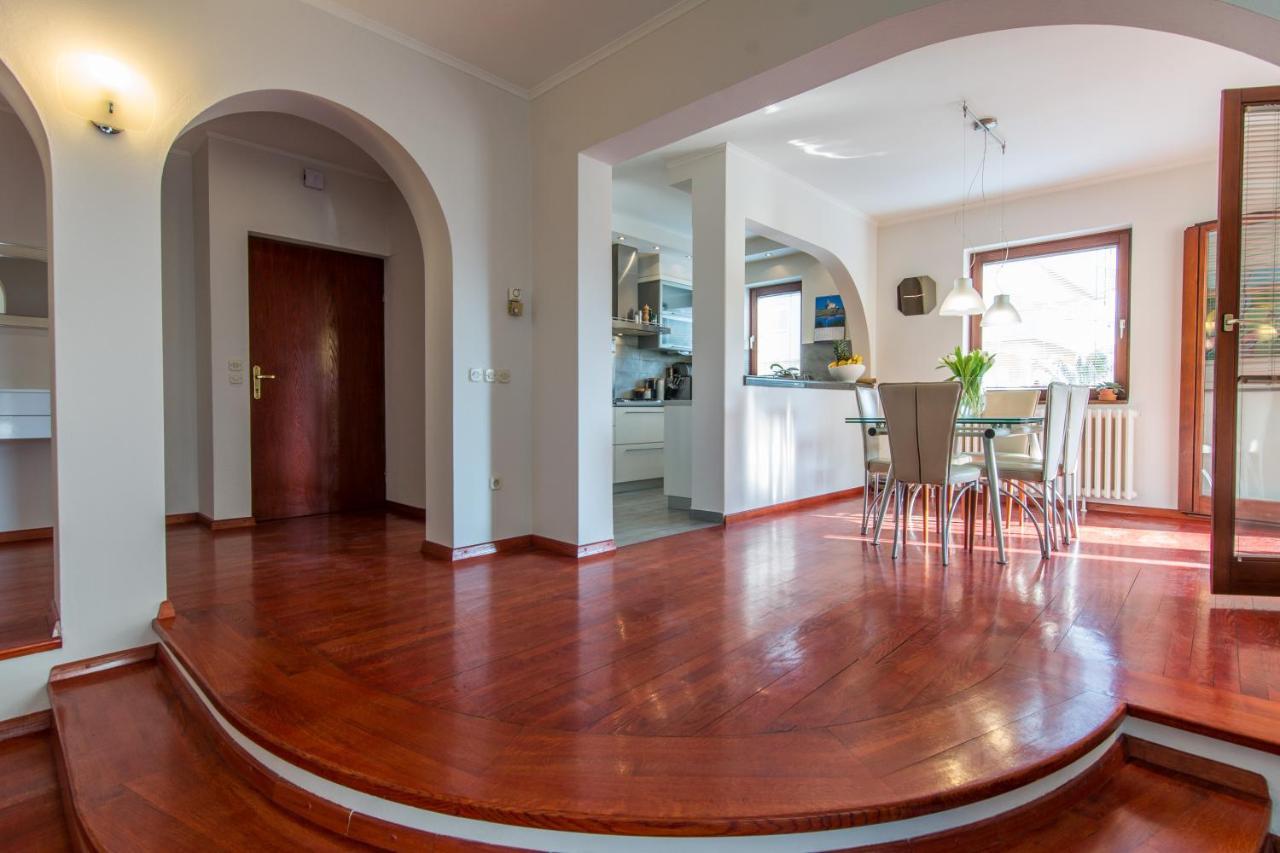 Apartments "Villa Antisin" With Heated Pool Zadar Exterior photo