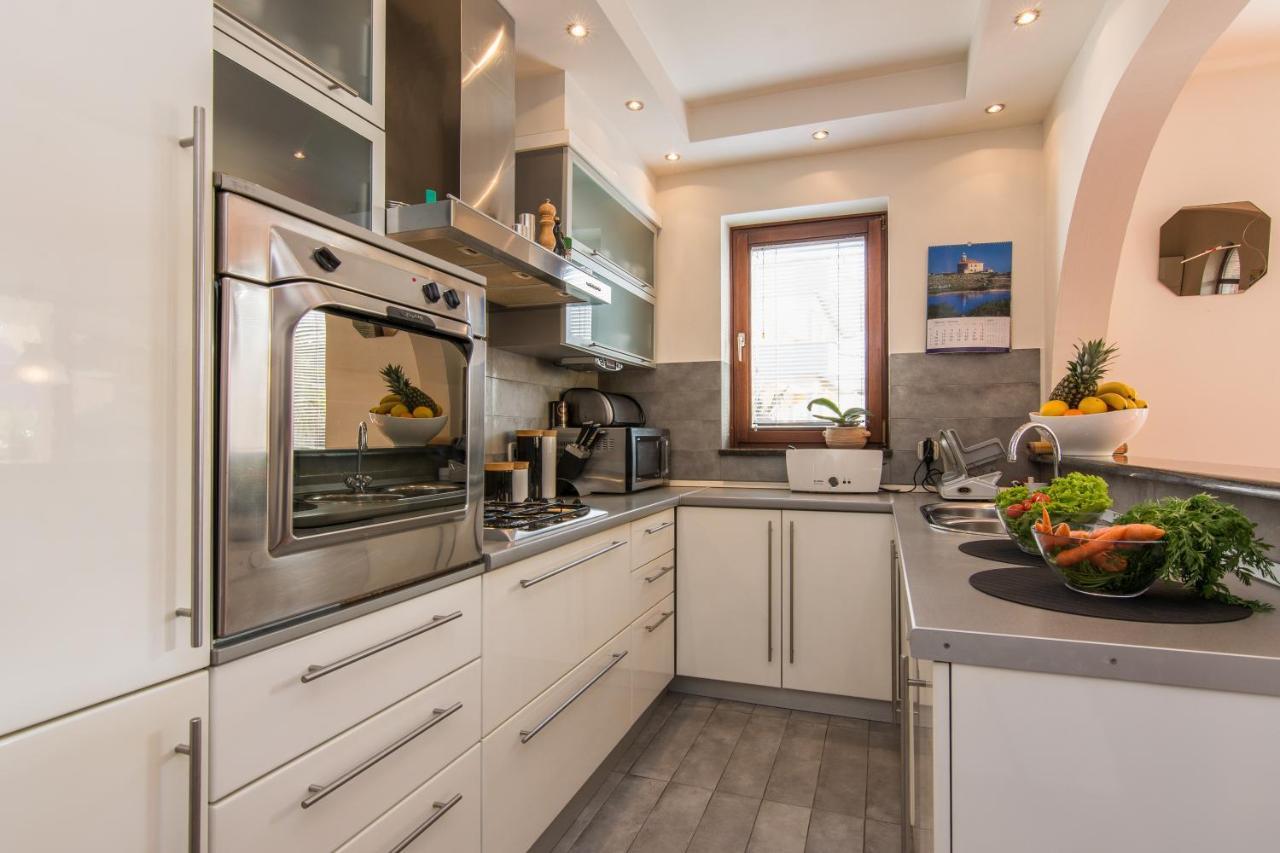 Apartments "Villa Antisin" With Heated Pool Zadar Exterior photo
